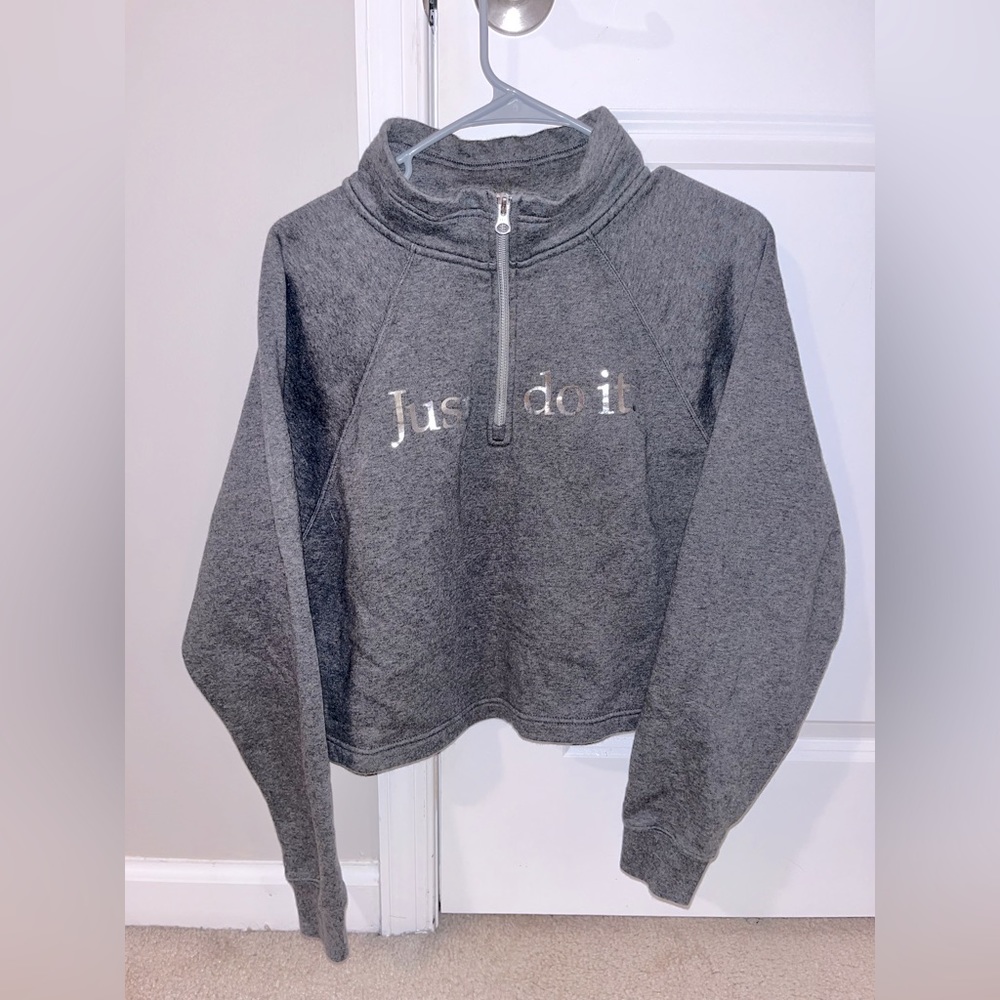Women’s Nike Sweatshirt